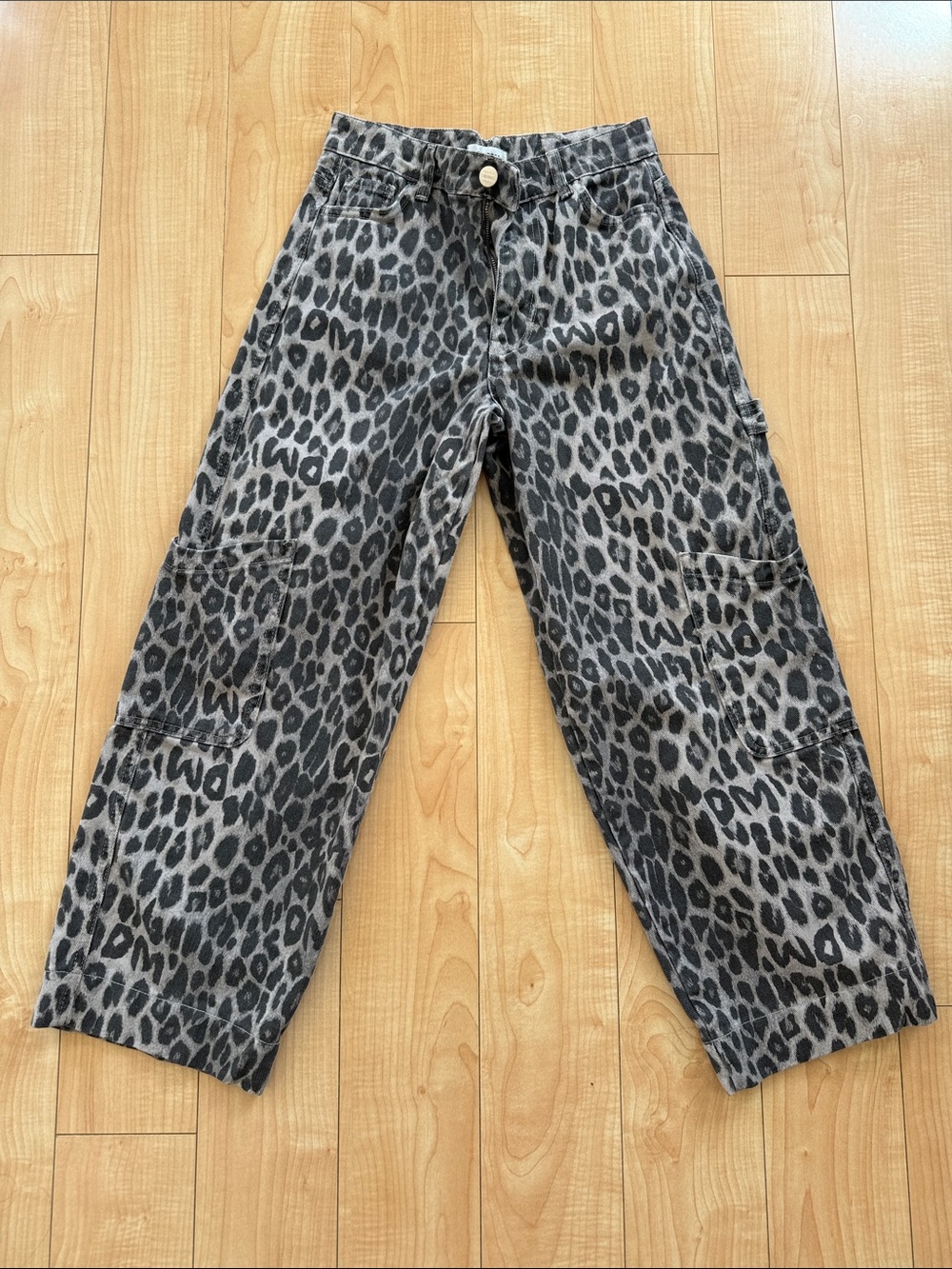 Leopard Print Grey Wide-Leg Women’s Jeans